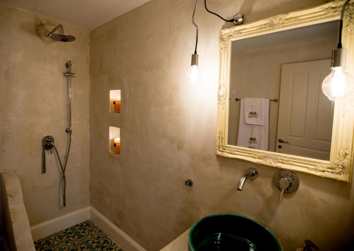 Chic & Modern Apartments With Swim Access Chalki Town Екстериор снимка