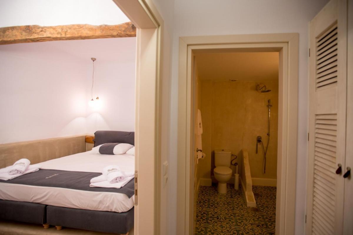 Chic & Modern Apartments With Swim Access Chalki Town Екстериор снимка