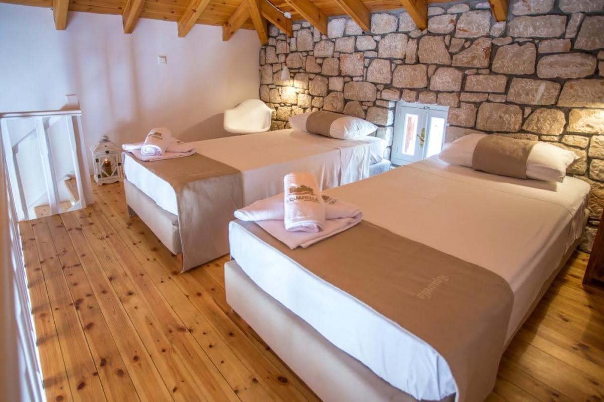 Chic & Modern Apartments With Swim Access Chalki Town Екстериор снимка