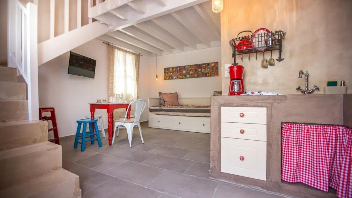 Chic & Modern Apartments With Swim Access Chalki Town Екстериор снимка
