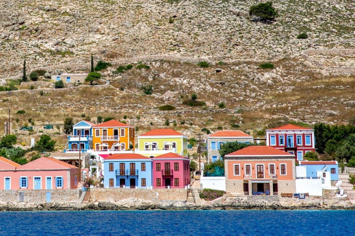 Chic & Modern Apartments With Swim Access Chalki Town Екстериор снимка
